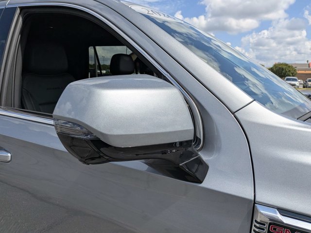 Used 2026 GMC Yukon Denali AWD/4WD image 12