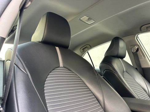 Used 2023 Toyota Camry SE image 17