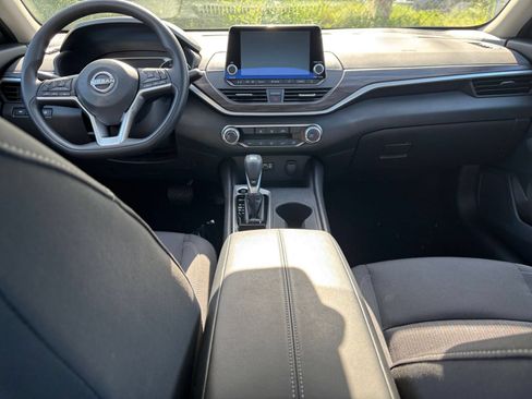Used 2026 Nissan Altima 2.5 SV FWD image 41