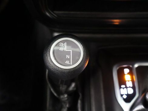 Used 2021 Jeep Wrangler Sport image 38