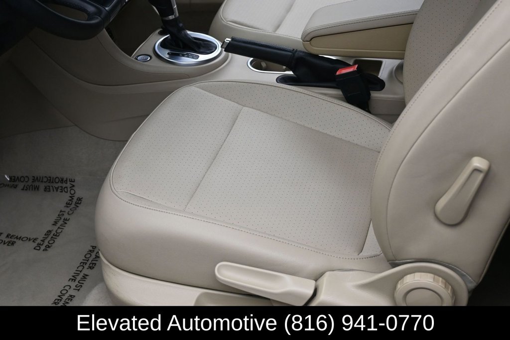 Used 2015 Volkswagen Beetle TDI FWD image 14