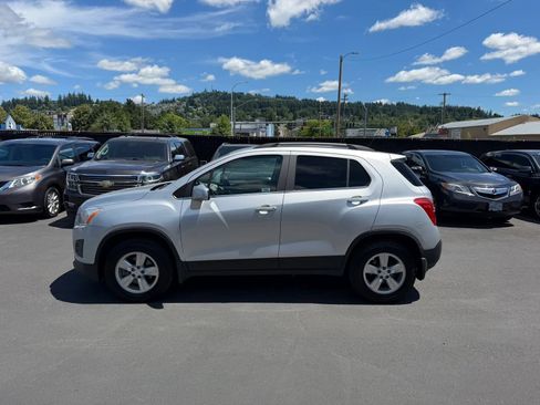 Used 2015 Chevrolet Trax LT w/ LT Plus Package AWD/4WD image 8