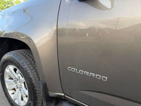 Used 2015 Chevrolet Colorado LT w/ Luxury Package AWD/4WD image 9