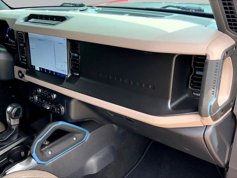 Used 2023 Ford Bronco Wildtrak AWD/4WD image 18