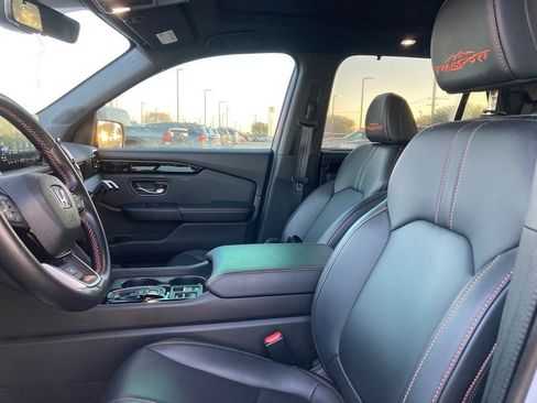 Used 2024 Honda Pilot TrailSport image 10