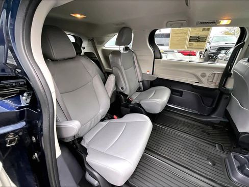 Certified 2024 Toyota Sienna XLE w/ XLE Plus Package AWD/4WD image 19