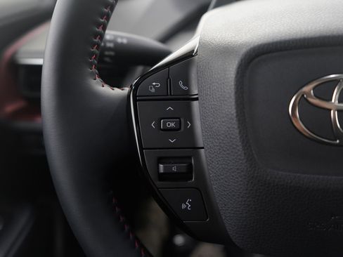 Used 2026 Toyota Prius Plug-In Hybrid image 25