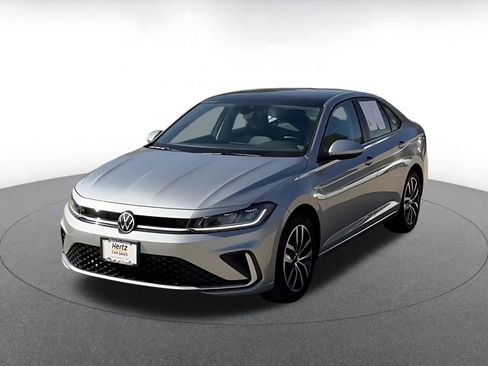 Used 2025 Volkswagen Jetta SE image 7