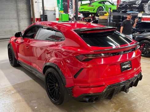 Used 2019 Lamborghini Urus AWD/4WD image 10