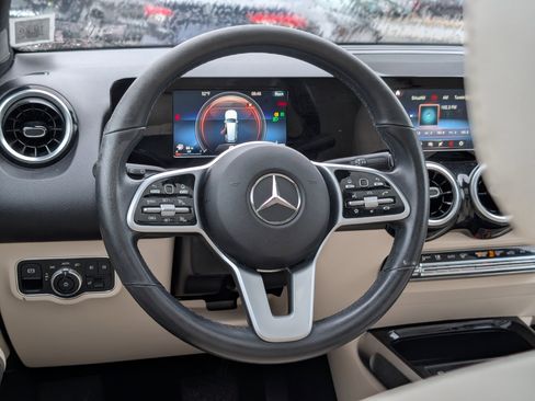 Used 2020 Mercedes-Benz GLB 250 4MATIC image 17