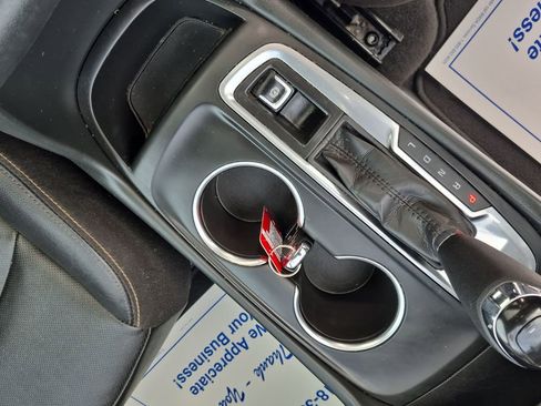 Used 2021 Chevrolet Equinox LT image 24