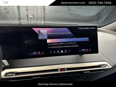 Used 2025 BMW iX xDrive50 w/ Premium Package image 35
