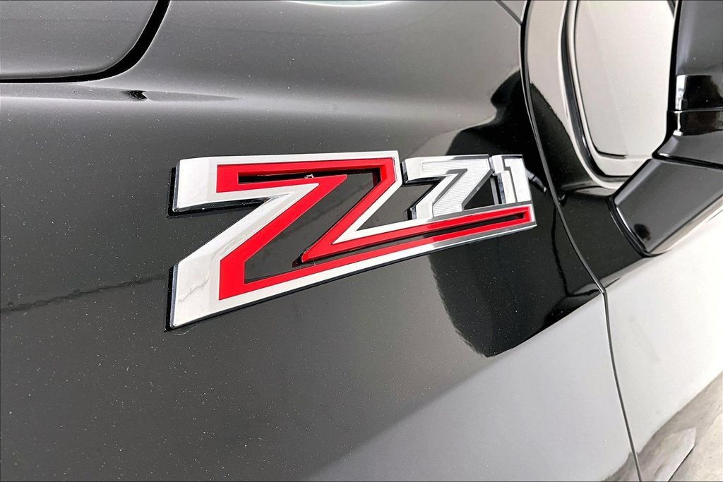 Used 2025 Chevrolet Tahoe Z71 w/ Z71 Off-Road Package AWD/4WD image 44