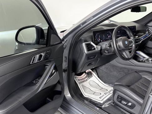 Used 2025 BMW X6 xDrive40i w/ Climate Comfort Package AWD/4WD image 11