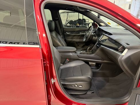 Used 2024 Cadillac XT6 Premium Luxury w/ Technology Package image 30