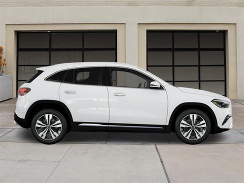 New 2025 Mercedes-Benz GLA 250 image 40
