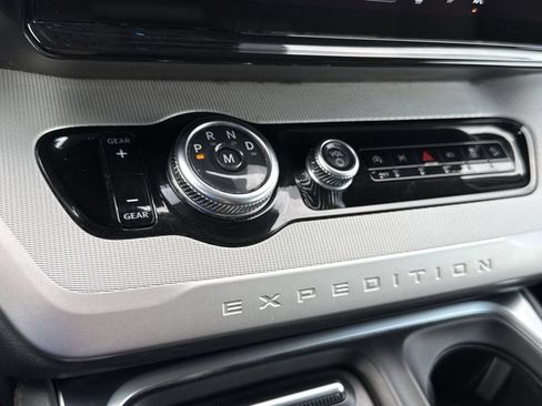 Used 2025 Ford Expedition Active AWD/4WD image 22