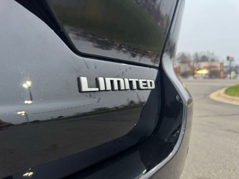 Certified 2025 Jeep Grand Cherokee Limited image 33