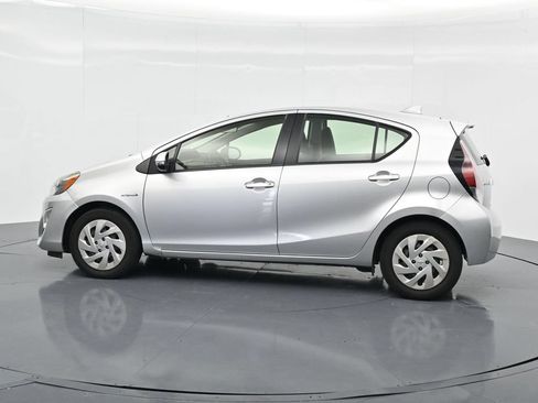 Used 2016 Toyota Prius C One FWD image 4