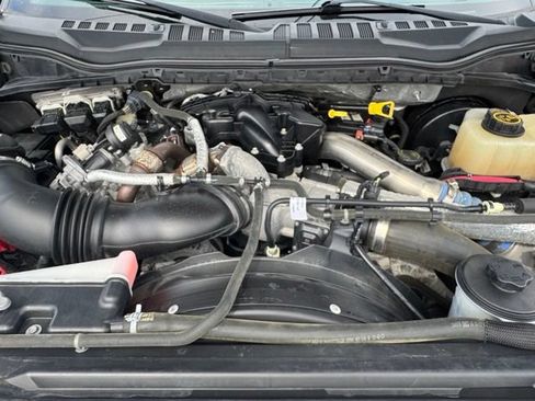 Used 2017 Ford F250 Lariat w/ Chrome Package AWD/4WD image 9