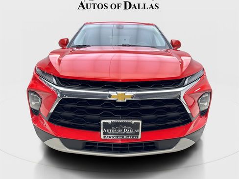 Used 2025 Chevrolet Blazer LT FWD image 3