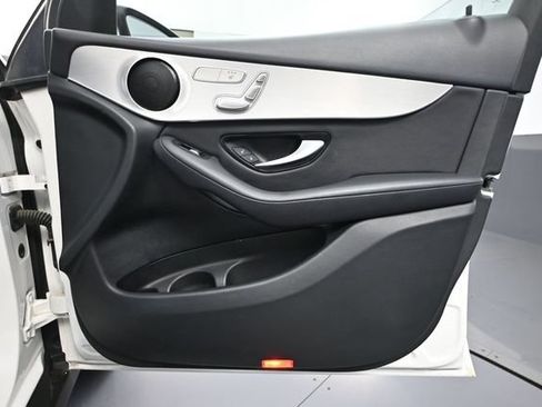 Used 2019 Mercedes-Benz GLC 300 image 45