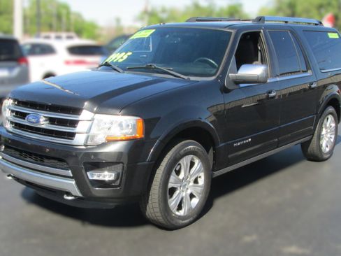 Used 2015 Ford Expedition EL Platinum image 2