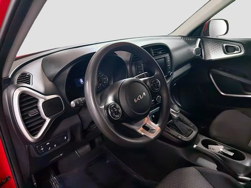 Used 2022 Kia Soul LX w/ Technology Package FWD image 11