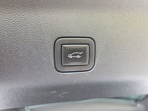 Used 2024 Chevrolet Suburban Z71 AWD/4WD image 20