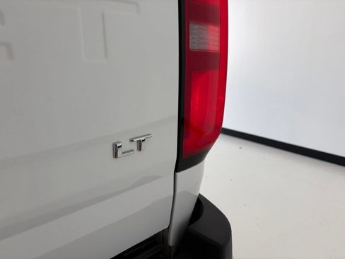 Used 2022 Chevrolet Colorado LT w/ Fleet Safety Package RWD image 22