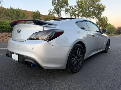 Used 2014 Hyundai Genesis 3.8 image 5