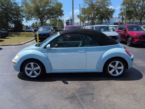 Used 2010 Volkswagen Beetle Convertible FWD image 7