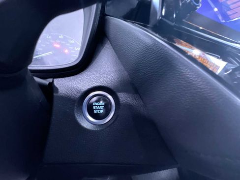 Used 2023 Toyota Corolla SE w/ SE Premium Package image 17