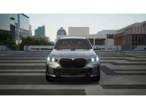 Used 2026 BMW X5 sDrive40i w/ Executive Package RWD image 3