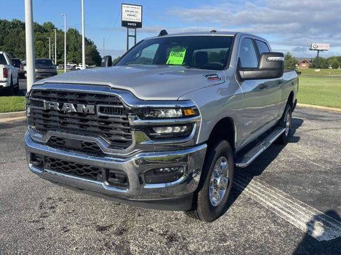 Certified 2026 RAM 2500 Big Horn AWD/4WD image 9