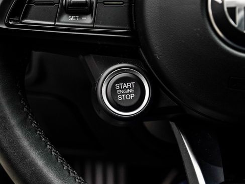 Used 2022 Alfa Romeo Giulia Ti image 27