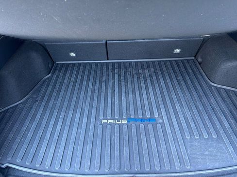 Used 2017 Toyota Prius Prime Premium image 19