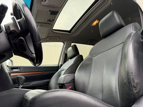 Used 2013 Subaru Outback 2.5i Limited image 9