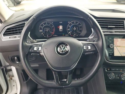 Used 2019 Volkswagen Tiguan SEL Premium image 21