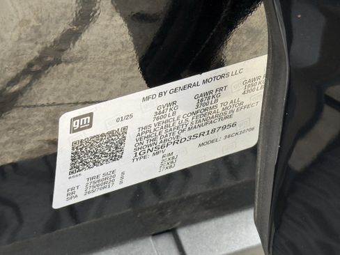 Used 2025 Chevrolet Tahoe Z71 AWD/4WD image 32