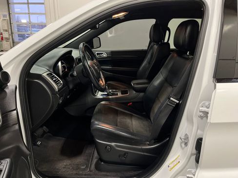 Used 2019 Jeep Grand Cherokee Altitude image 20