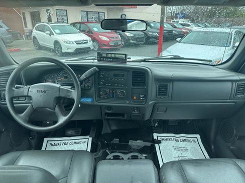 Used 2006 GMC Sierra 2500 W/T w/ Heavy-Duty Power Package image 16