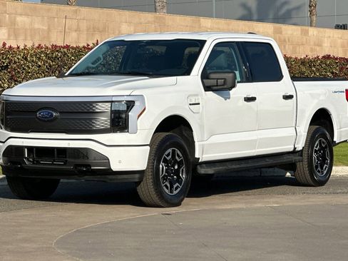 Used 2023 Ford F150 Lightning XLT image 8