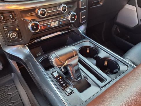 Used 2022 Ford F150 Lariat w/ Max Trailer Tow Package image 19