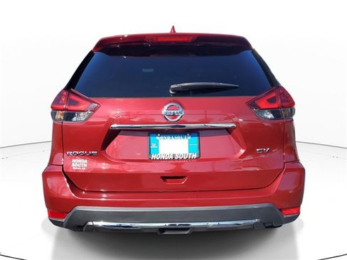 Used 2018 Nissan Rogue SV image 5