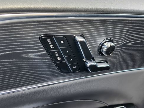 Used 2024 Cadillac Lyriq Luxury image 28