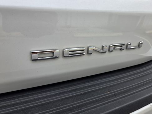 Used 2023 GMC Yukon XL Denali w/ Max Trailering Package AWD/4WD image 16