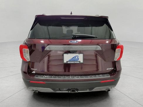 Used 2022 Ford Explorer XLT w/ Equipment Group 202A image 27