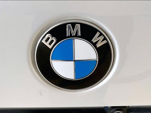 Used 2021 BMW X5 xDrive40i w/ M Sport Package image 31