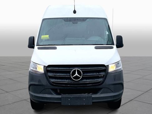 Used 2023 Mercedes-Benz Sprinter 2500 image 3